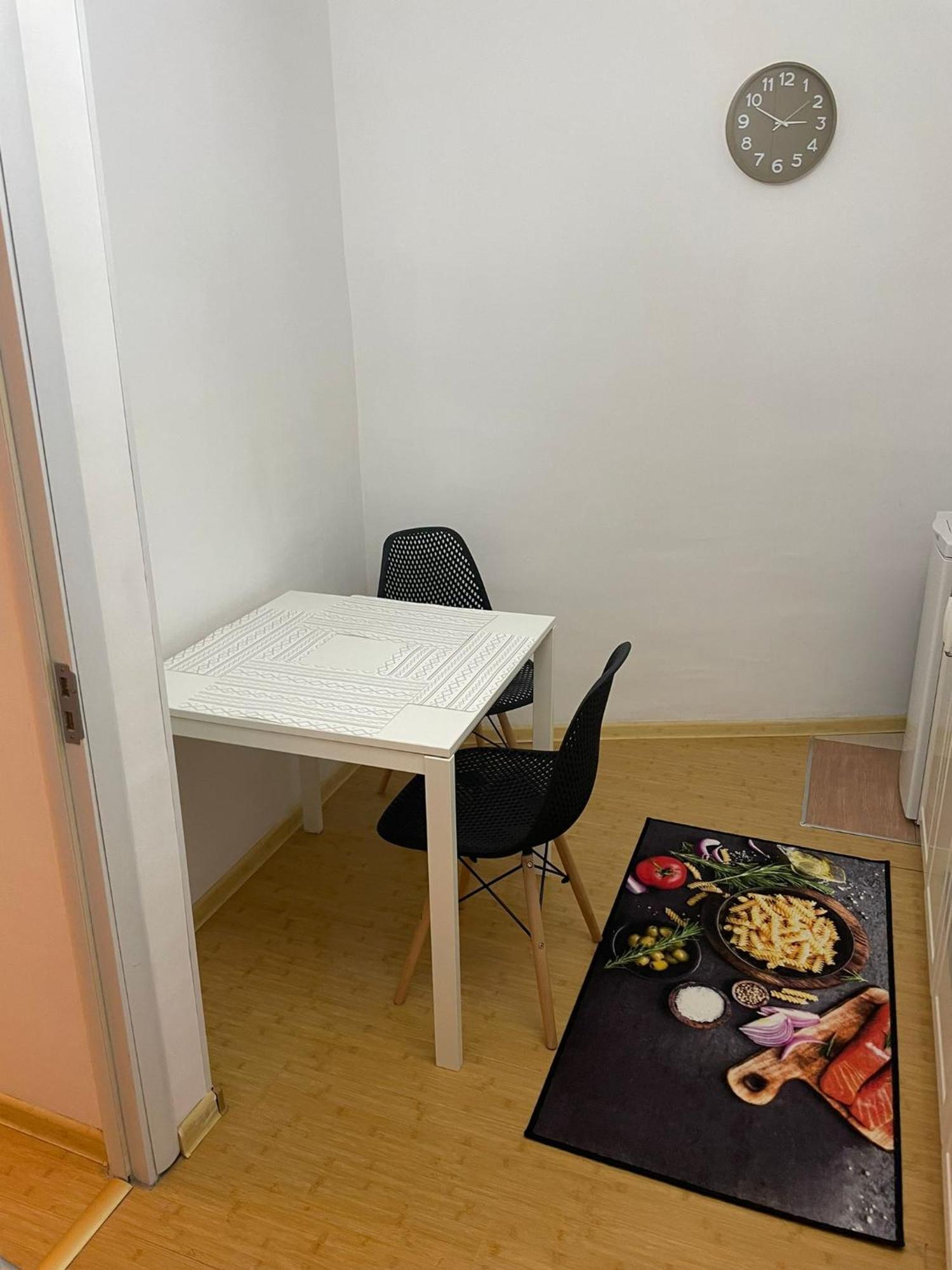 Emm Apartament - 100M Parc Si Metrou Tinererului บูคาเรสต์ ภายนอก รูปภาพ