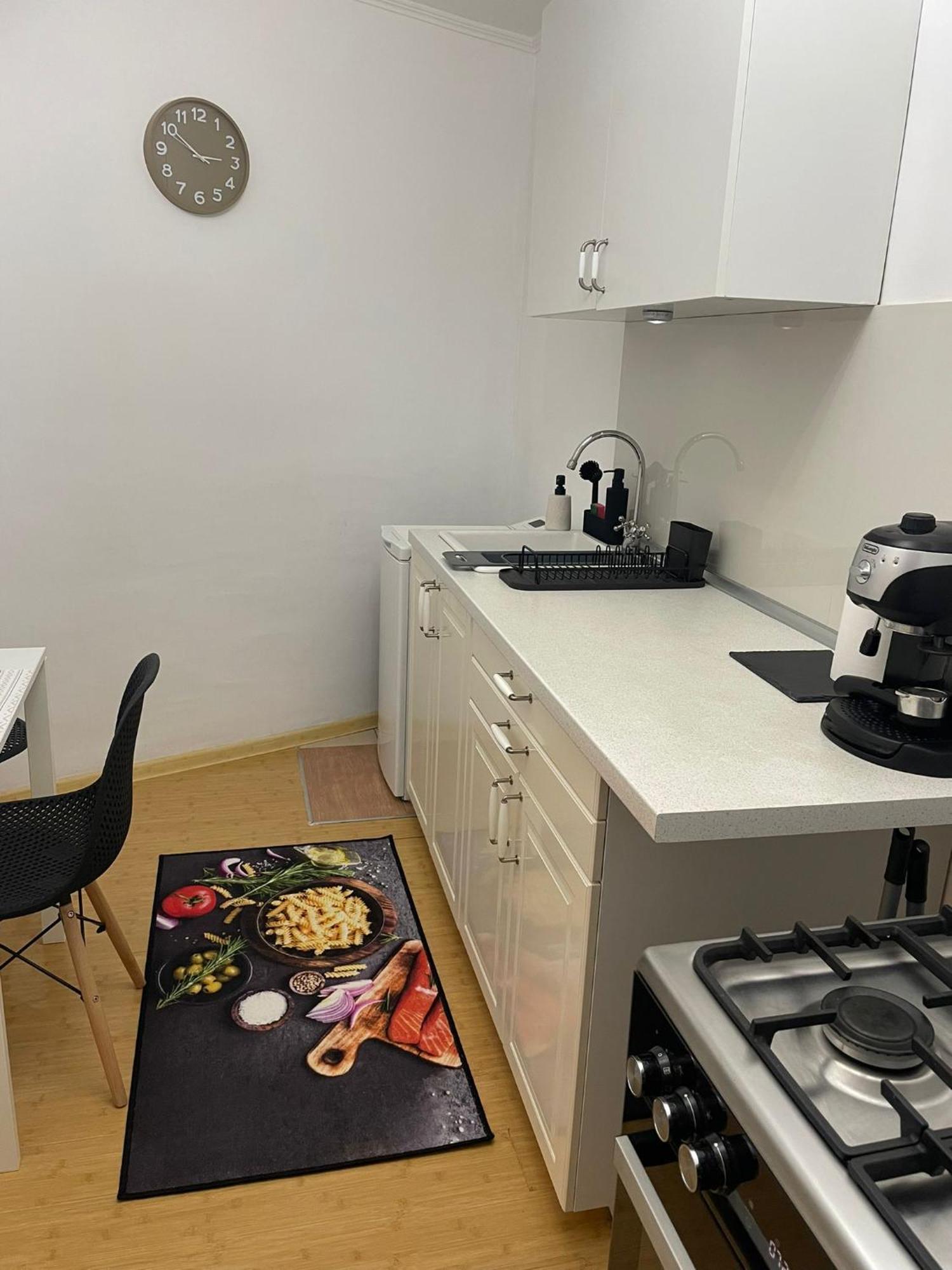 Emm Apartament - 100M Parc Si Metrou Tinererului บูคาเรสต์ ภายนอก รูปภาพ