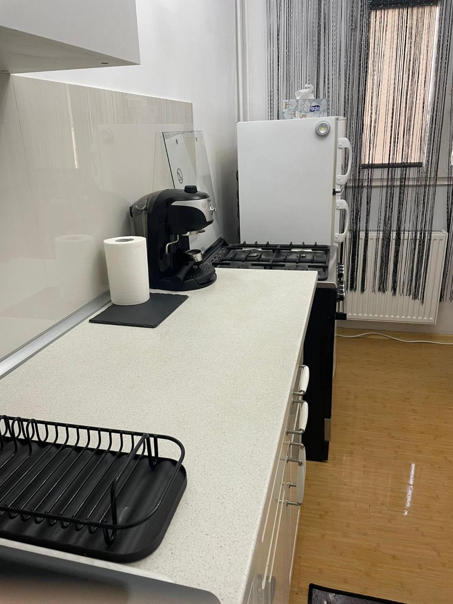 Emm Apartament - 100M Parc Si Metrou Tinererului บูคาเรสต์ ภายนอก รูปภาพ